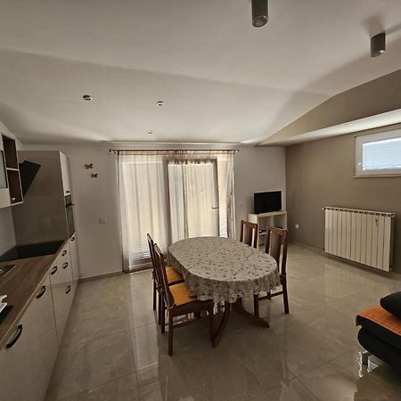 Filip Apartment Omiš Exteriör bild