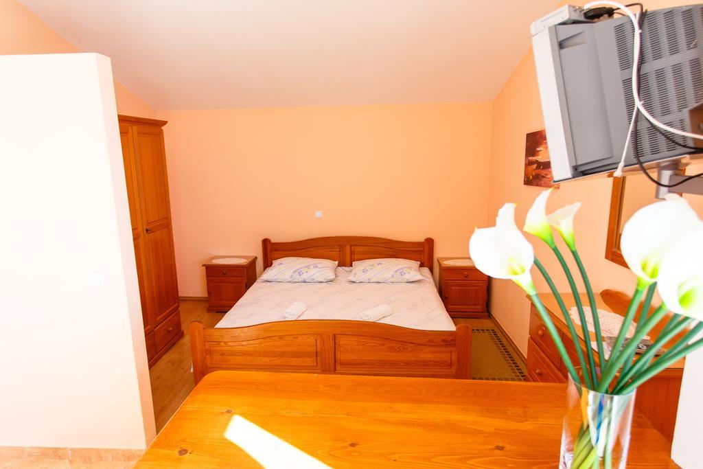 Filip Apartment Omiš Rum bild
