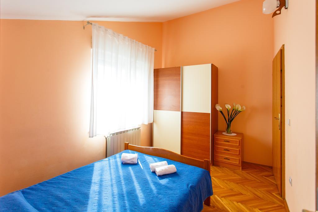 Filip Apartment Omiš Rum bild