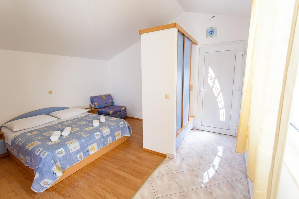Filip Apartment Omiš Rum bild