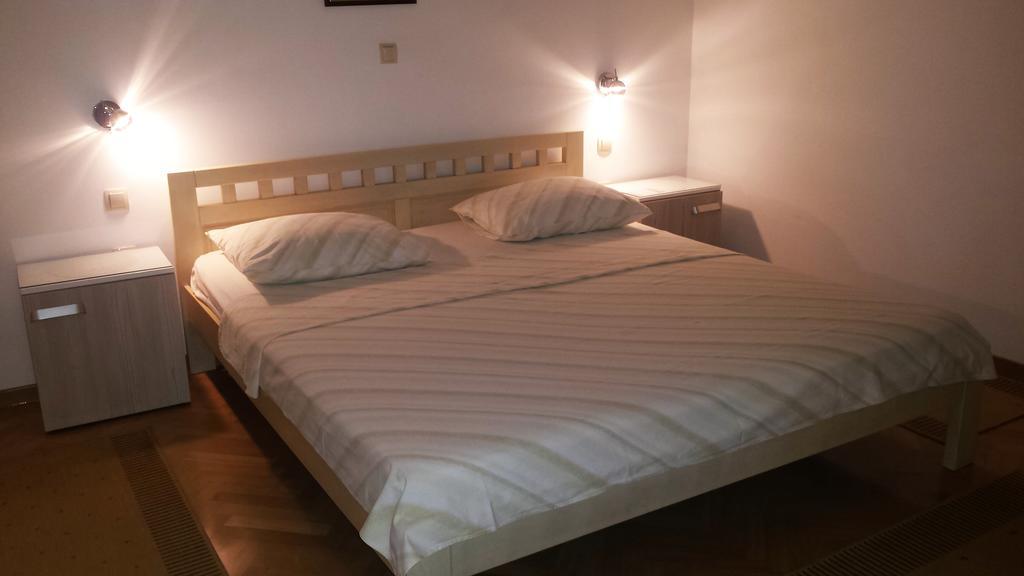 Filip Apartment Omiš Exteriör bild